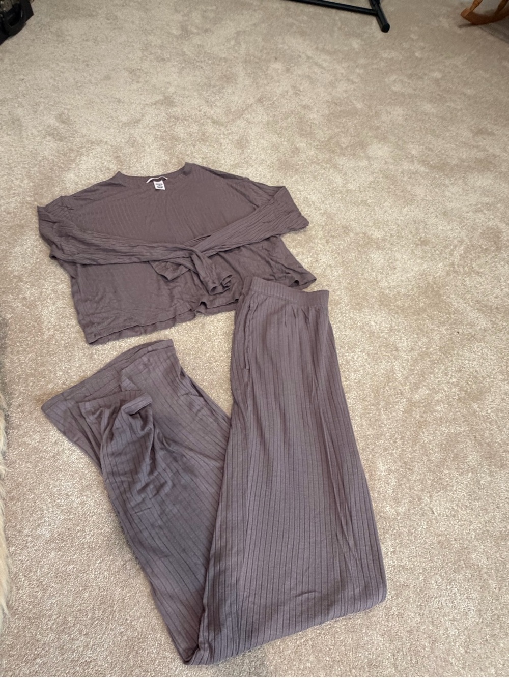 Victoria's Secret Ribbed Lounge Set in Taupe